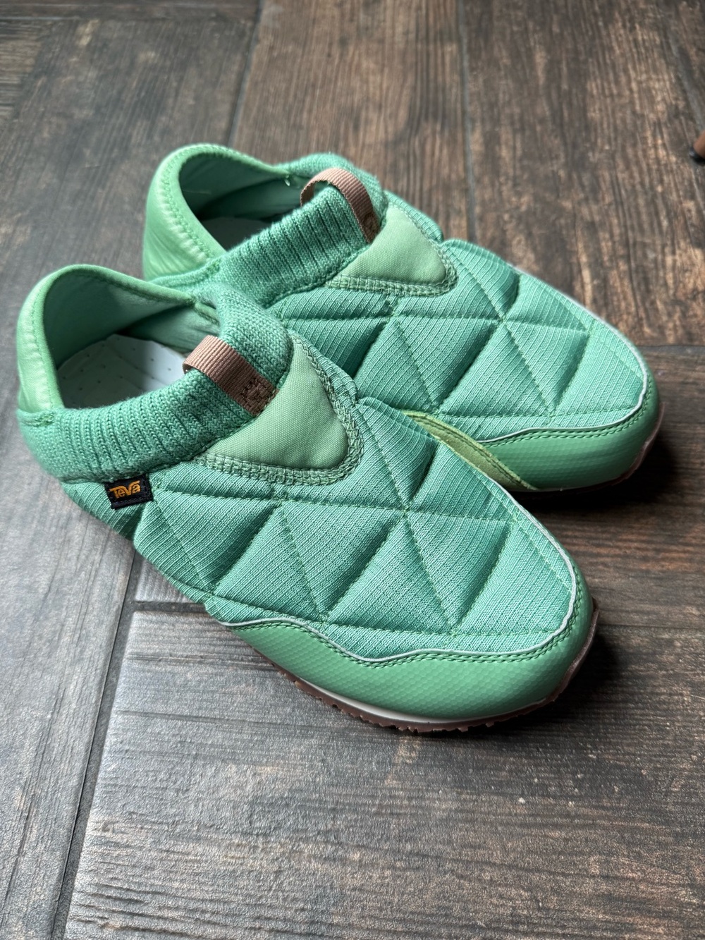 Teva ember Moc NWOT